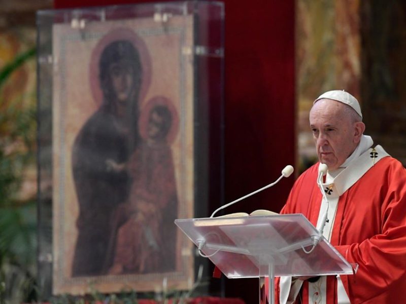 El Papa celebra el domingo de Ramos sin fieles por primera vez en la historia