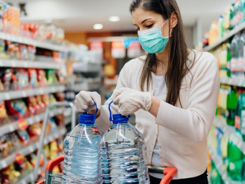 Lo que necesita saber sobre la carga pública y el coronavirus