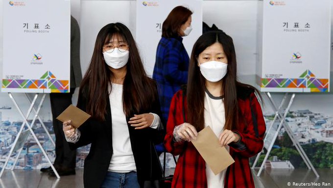 Expertos advierten que regreso a la normalidad sería con uso masivo de mascarillas