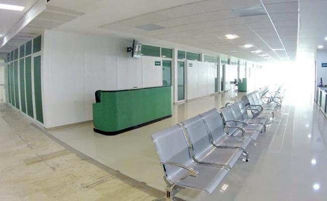 Médico se ampara contra IMSS por negarle resguardo ante pandemia
