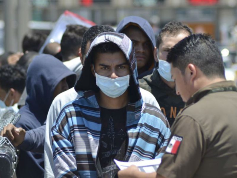 El cierre de la frontera afecta únicamente a quienes viajan por vía terrestre.