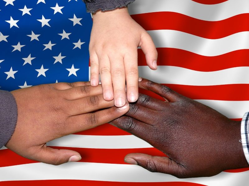 Proyecto de Ley de Alivio Integral de Fase IV debe incluir protección para migrantes