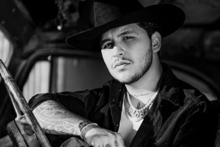 El cantante Christian Nodal ofrecerá este domingo concierto en línea
