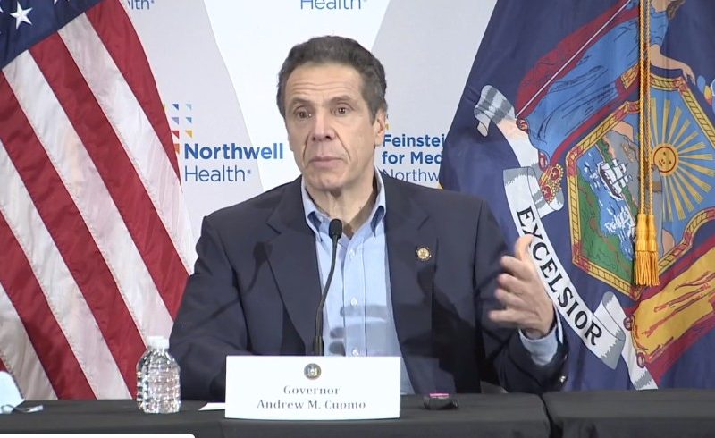 Anuncia gobernador que coronavirus está “en descenso” en Nueva York; hay más de 13 mil muertos