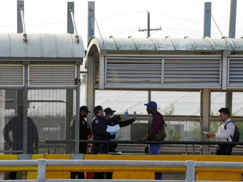 A quiénes afecta la restricción de viajes a Estados Unidos