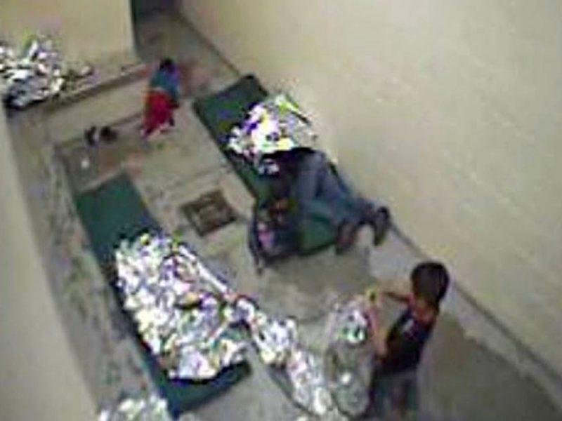 EEUU: gobierno apela orden de proveer camas a migrantes en Arizona