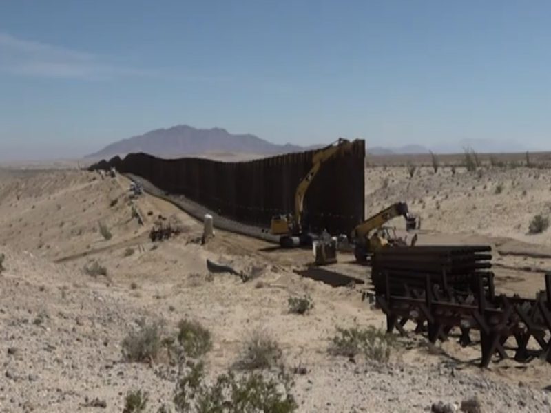 Trump usó fondos del Ejército para construir una parte del muro fronterizo.