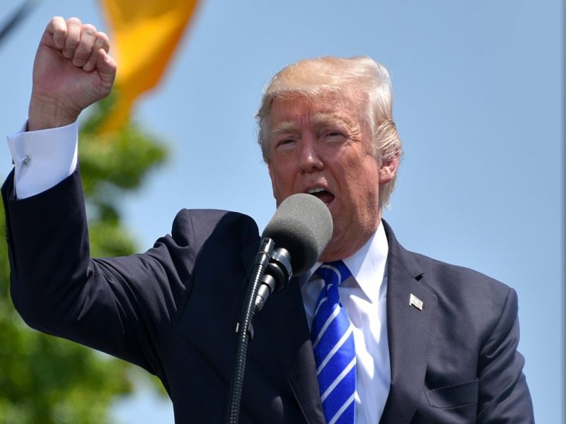 Trump pretende ampliar restricciones en frontera entre México y EEUU