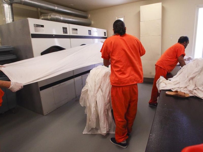 Migrante de 74 años se quita la vida en el centro de detención de Mesa Verde