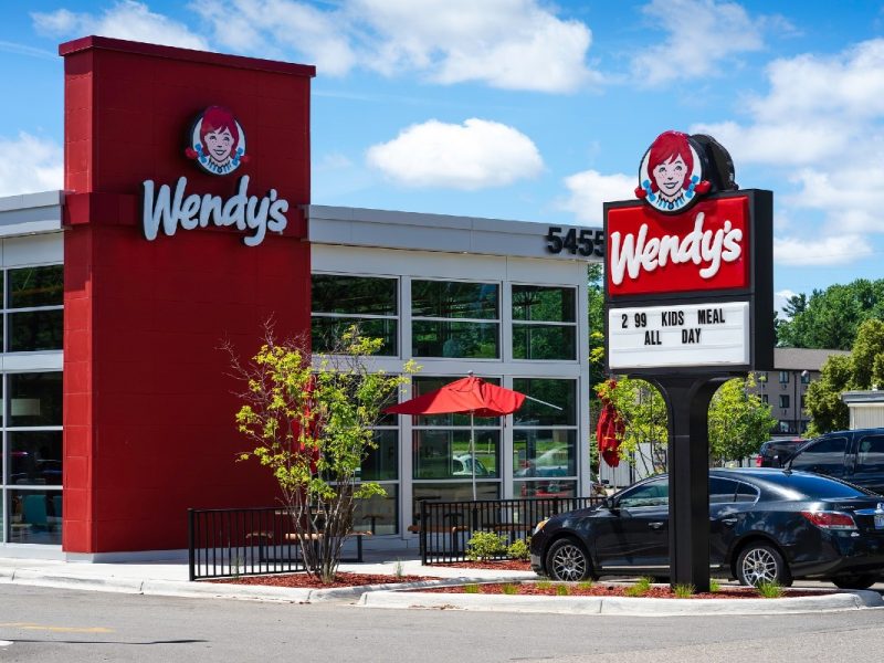 CEO de Wendy’s donó 440 mil dólares a campaña de Trump