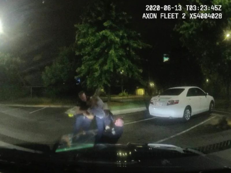 Despiden a policía que disparó a afroestadounidense en Atlanta