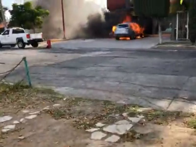 Guanajuato Arde incendian autos