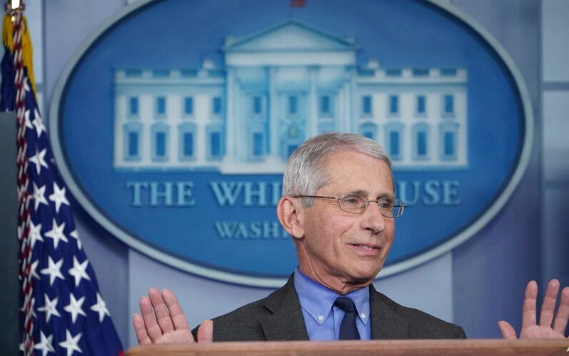 El doctor Anthony Fauci, director del Instituto Nacional de Alergias y Enfermedades Infecciosas, será uno de los funcionarios de salud que testificarán sobre el Covid-19 este martes. Foto: Voz de América