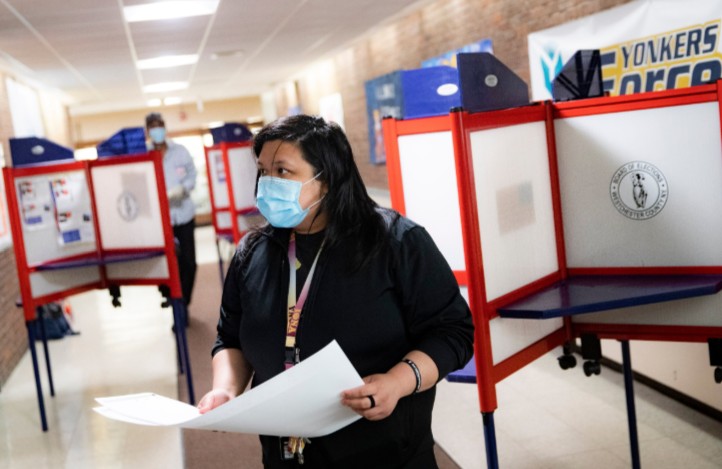 Las autoridades de EEUU aún debaten sobre hasta qué punto las elecciones del 3 de noviembre serán por correo o en centros de votación con protecciones frente al coronavirus. Foto: Voz de América