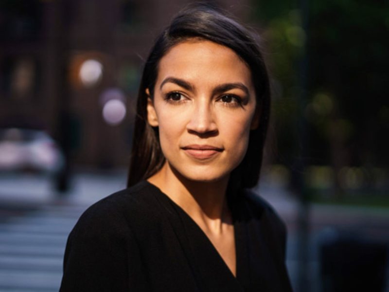 Alexandria Ocasio-Cortez encabeza los resultados de las elecciones primarias del Distrito 14 de Nueva York