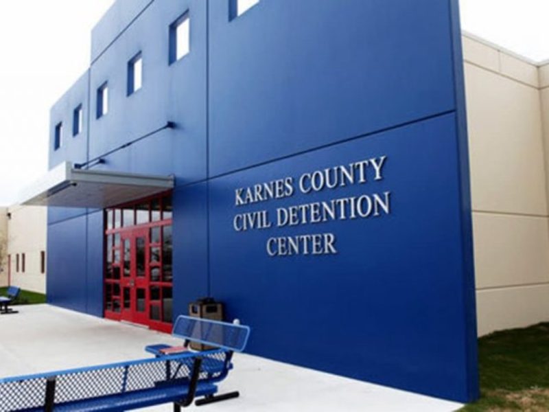 Once migrantes dieron positivo a Covid-19 en centro de detención de Texas