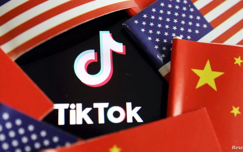 TikTok intenta frenar la desinformación en su plataforma. Foto: Reuters, VOA
