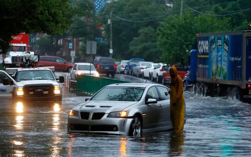 La tormenta tropical Isaías provocó inundaciones en la ciudad de Filadelfia el 4 de agosto de 2020. Foto: VOA