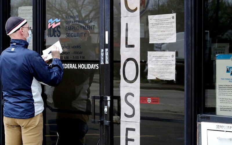 Por 20 semanas consecutivas las solicitudes de beneficios por desempleo en Estados Unidos han superado la cifra de un millón. Foto: AP, VOA