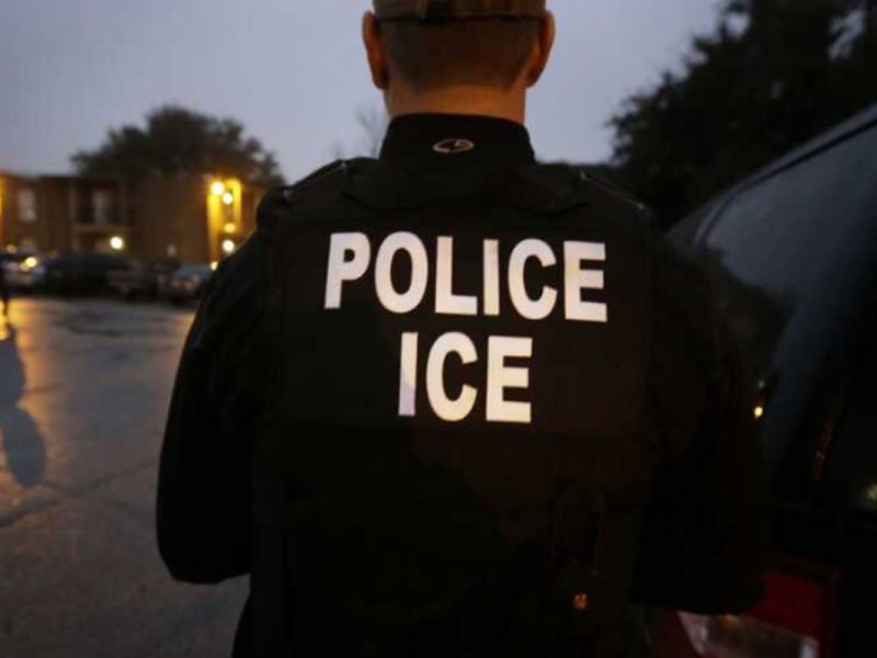 El número de inmigrantes muertos bajo custodia de ICE es el más alto desde 2006
