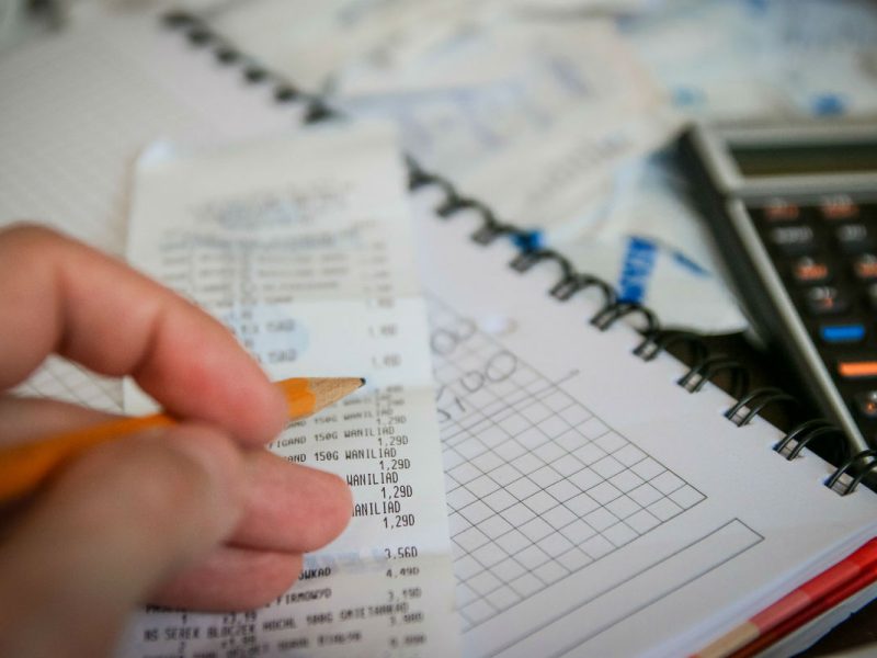 money-pago de impuestos que pasa si me exedo pixabay