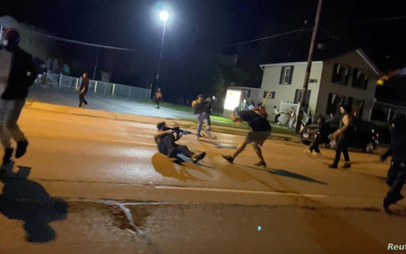 Las protestas en Wisconsin se desataron por otro caso de violencia policial. Foto: Reuters, VOA