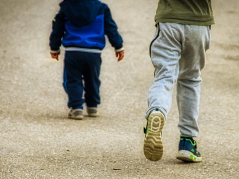La Patrulla Fronteriza los encontró junto a otros niños y algunos adultos.