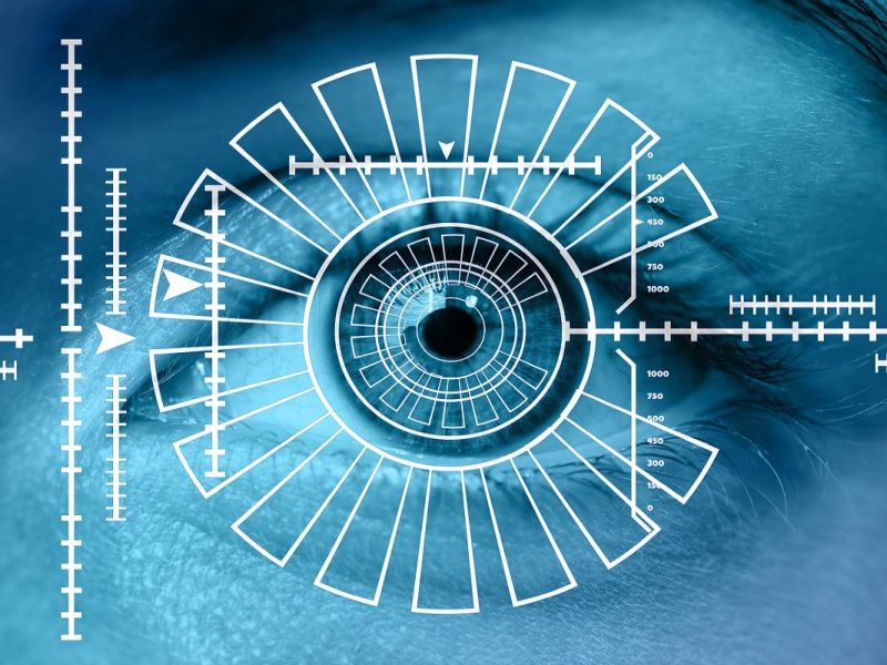 Gobierno de EEUU quiere tomar ADN y escanear el iris de migrantes