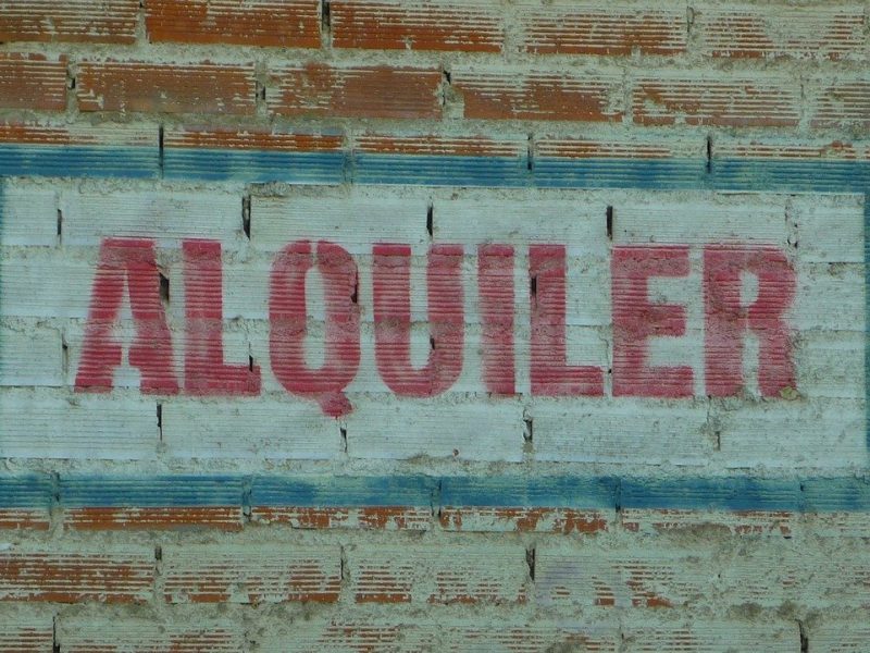 California seguirá ofreciendo ayuda para el pago de renta y otros beneficios a los inquilinos deudores.