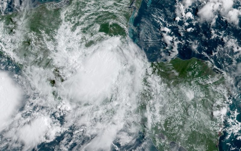 Agatha ahora es tormenta tropical