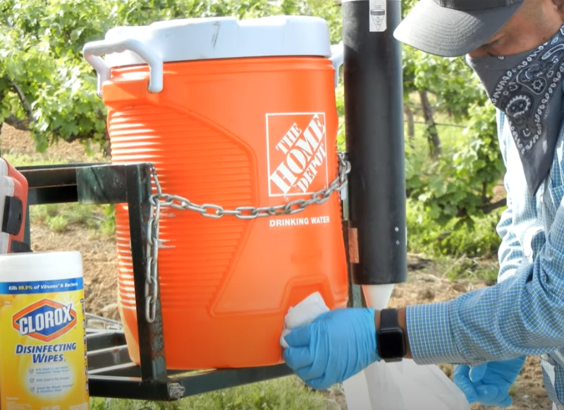 Los trabajadores del campo deben vigilar que sus empleadores procuren condiciones seguras en sus lugares de trabajo. Foto: Captura de pantalla.
