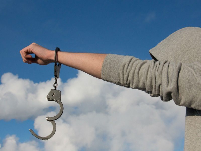 Libertad esposas pixabay