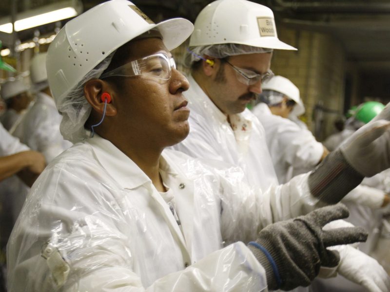 Hispanos en EEUU se terminaron sus ahorros durante la pandemia