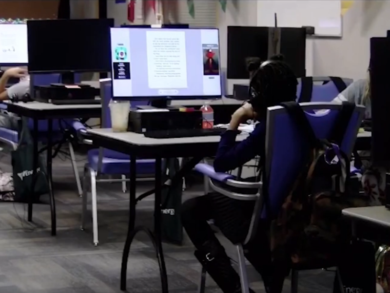 Un niño toma clases en la SNUMA al sur de Nevada. Foto: Captura de pantalla.