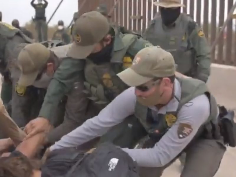 enfrentamiento muro fronterizo