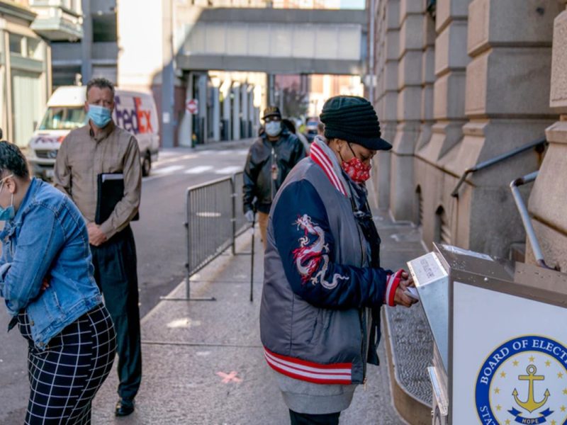 Millones de ciudadanos votan de manera anticipada en EEUU