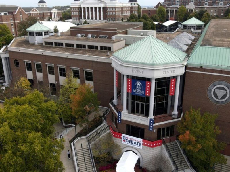 Comisión de Debates Presidenciales adopta regla de apagar micrófonos