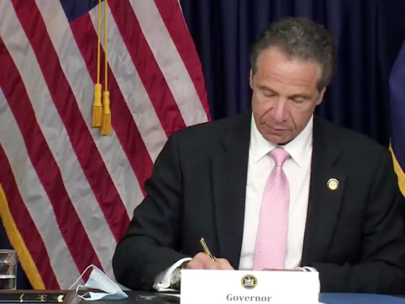 Andrew Cuomo NY AP VOA