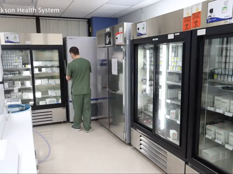 Estos hospitales en Florida cuentan con equipos especiales para conservar la vacuna de coronavirus.