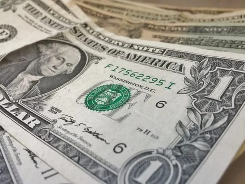 Darán 800 dólares de ayuda a los trabajadores de restaurantes de Los Ángeles