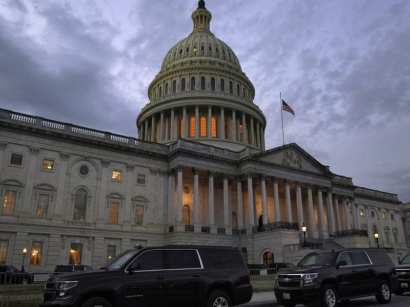 Aprueban paquete de ayuda por coronavirus; migrantes están incluidos