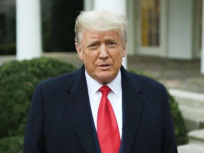 Donald Trump en el mensaje donde pide a los manifestantes que regresen a casa y se mantengan en paz.