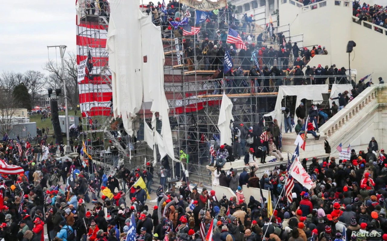 Asalto al Capitolio de Estados Unidos por simpatizantes de Trump deja cinco muertos