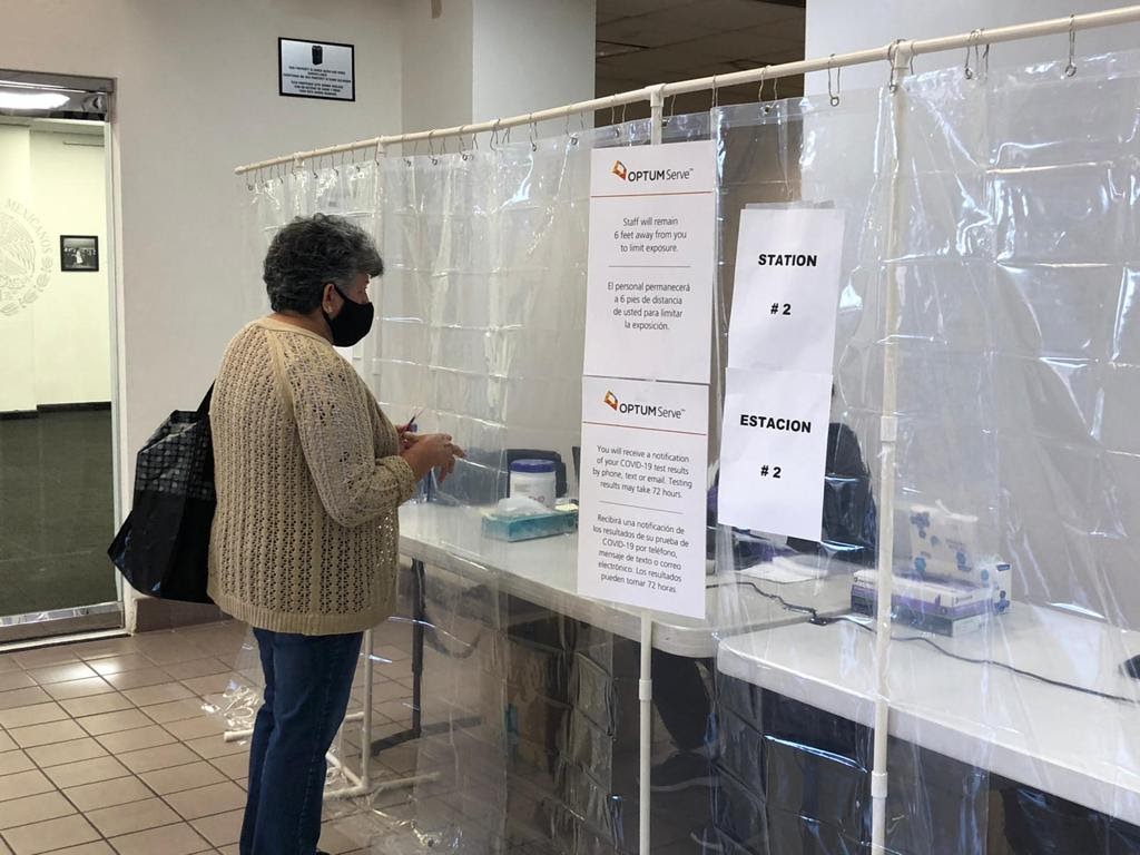 Centro de pruebas de Covid-19 en las oficinas consulares a cargo de Marcela Celorio. (Foto: Consulado de México en L.A.)