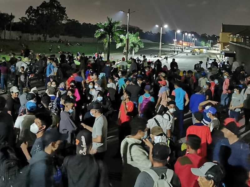 Las caravanas migrantes podrían aumentar por las condiciones sociales en Centroamérica, pero también por una mala interpretación de las políticas de Biden.