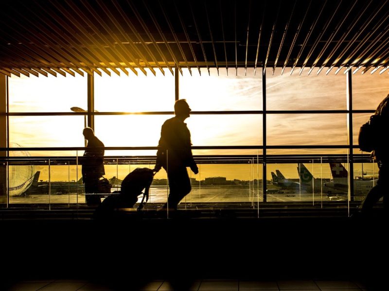 Mascarillas, exámenes y cuarentenas, estas son las reglas para volar a Estados Unidos Pixabay