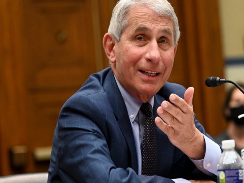 Variante británica del Covid-19 puede causar más daño, según Fauci