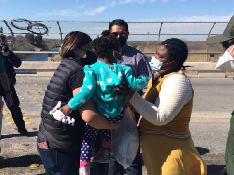 INM devuelve con su madre a menor migrante abandonada en el Río Bravo INM