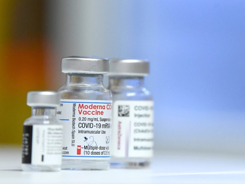 reuters_VOA Vacuna contra coronavirus Covid-19 Moderna