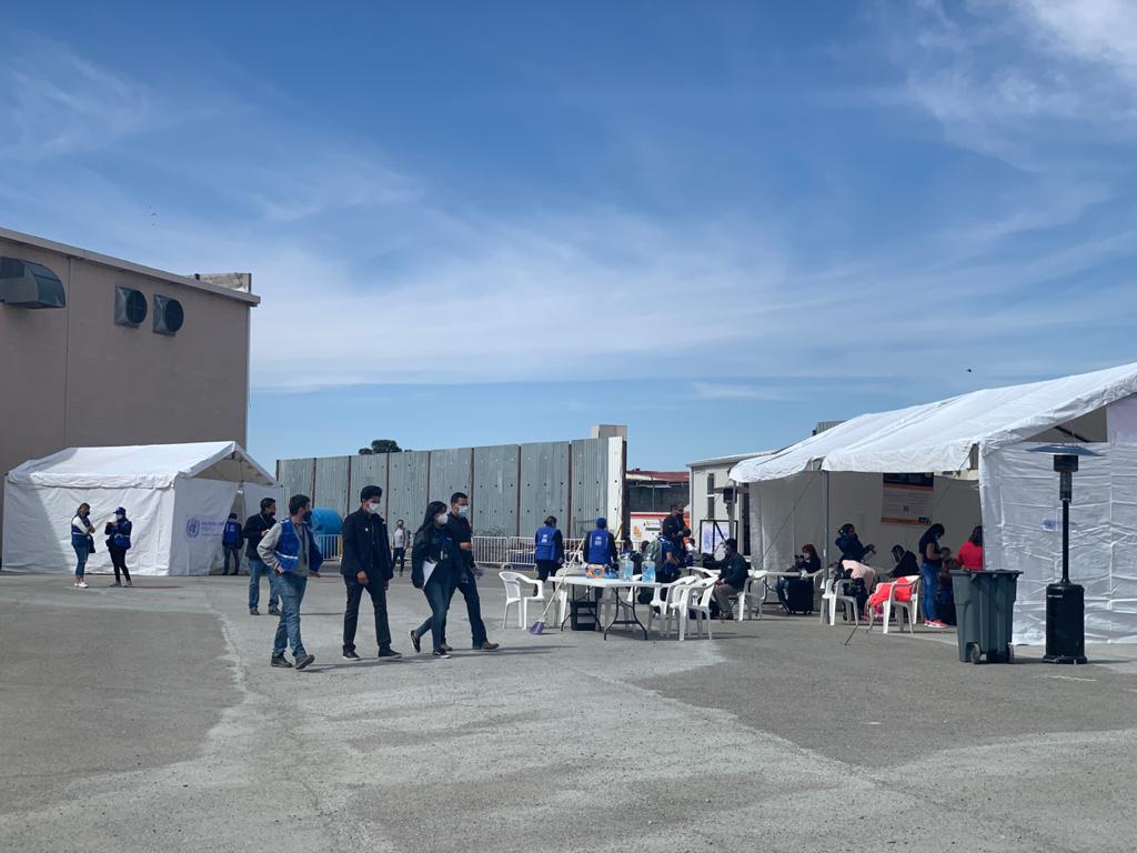 Solicitantes de asilo varados en Ciudad Juárez empiezan a cruzar a USA.